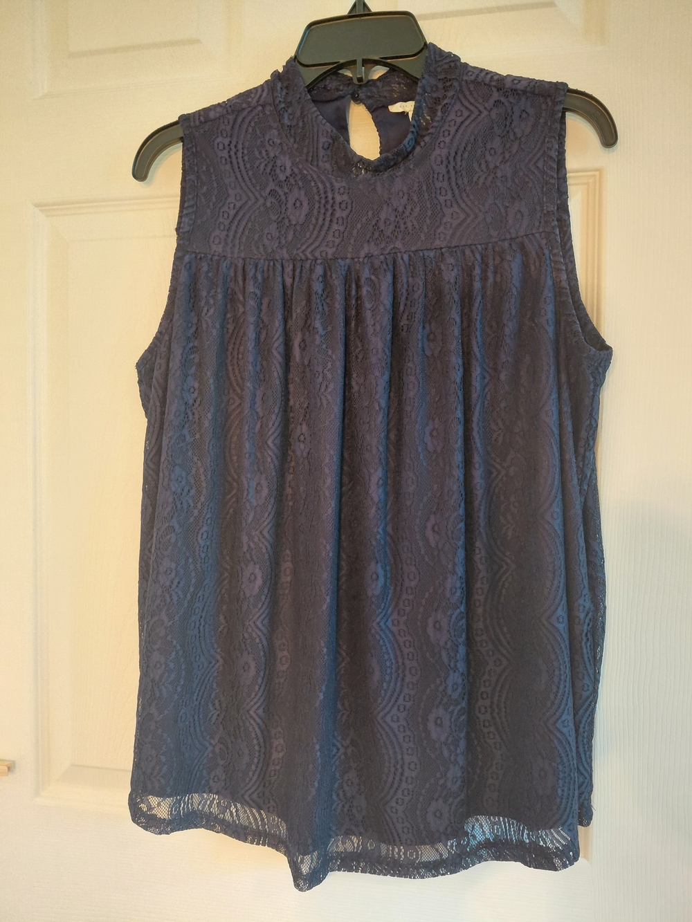 C EST 1946 Sleeveless Navy Lace Mock-Neck Women’s Top Size 14/16